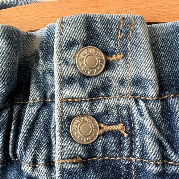 Gently Worn Almost Famous Crave Fame Juniors' Paperbag-Waist Skinny Jeans - Picture 6 of 14